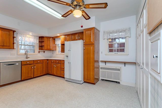 711 N 10TH STREET, Wausau, WI 54403