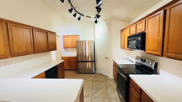 522 Binkley Court, Mesquite, TX 75181