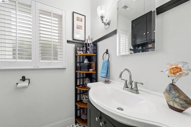 37955 2nd St, Fremont, CA 94536