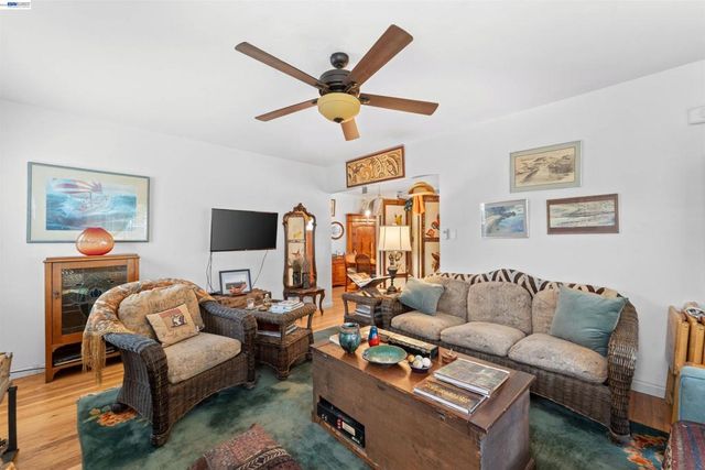 37955 2nd St, Fremont, CA 94536