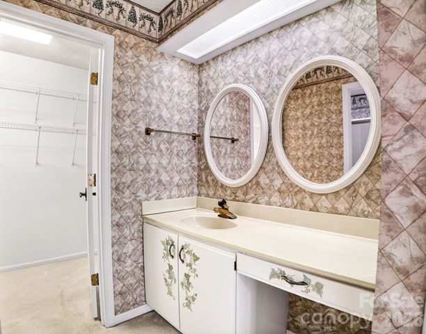 703 Independence Trail, Morganton, NC 28655