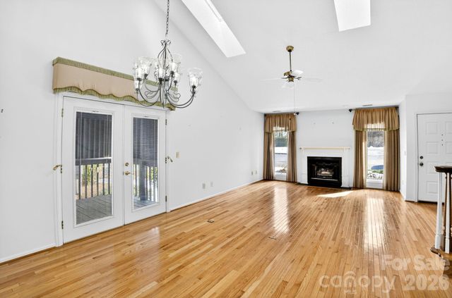 703 Independence Trail, Morganton, NC 28655