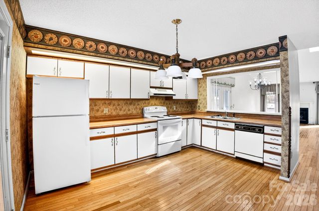 703 Independence Trail, Morganton, NC 28655