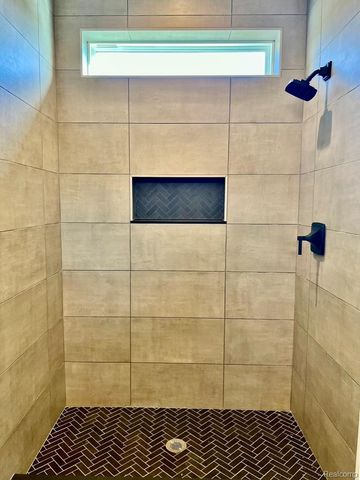 5382 Spring Meadows Way Drive, Fenton Charter Township, MI 48451