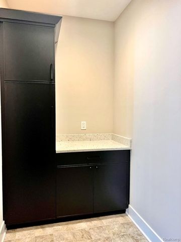 5382 Spring Meadows Way Drive, Fenton Charter Township, MI 48451