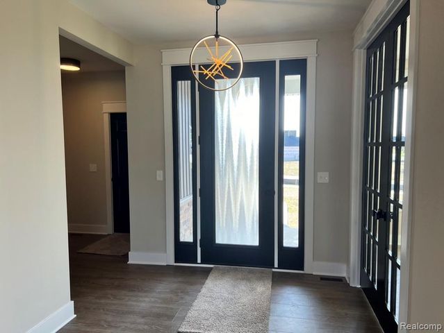 5382 Spring Meadows Way Drive, Fenton Charter Township, MI 48451