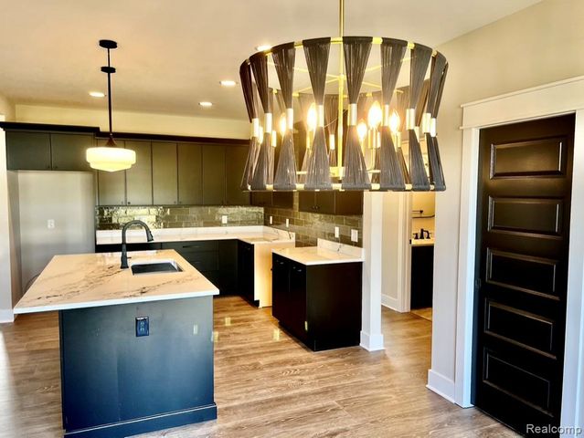 5382 Spring Meadows Way Drive, Fenton Charter Township, MI 48451