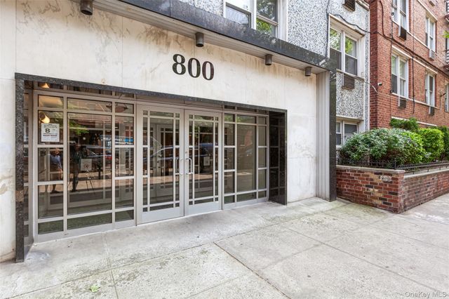 800 Cortelyou Road 3E, Brooklyn, NY 11218