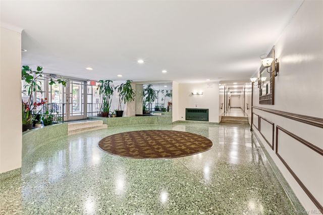 800 Cortelyou Road 3E, Brooklyn, NY 11218