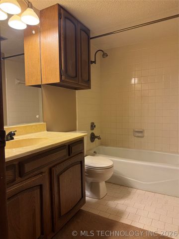 7833 E 79th Place, Tulsa, OK 74133