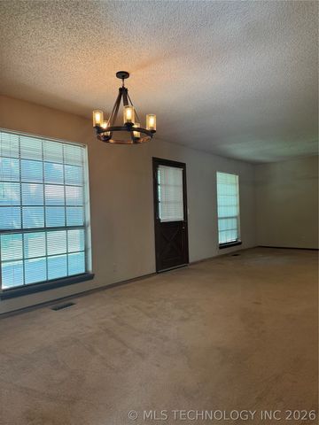 7833 E 79th Place, Tulsa, OK 74133