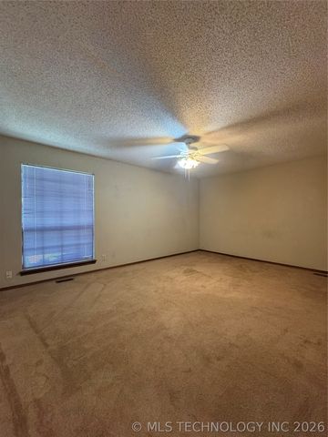 7833 E 79th Place, Tulsa, OK 74133