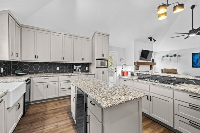 3105 Cardinal Creek Circle, Bentonville, AR 72712