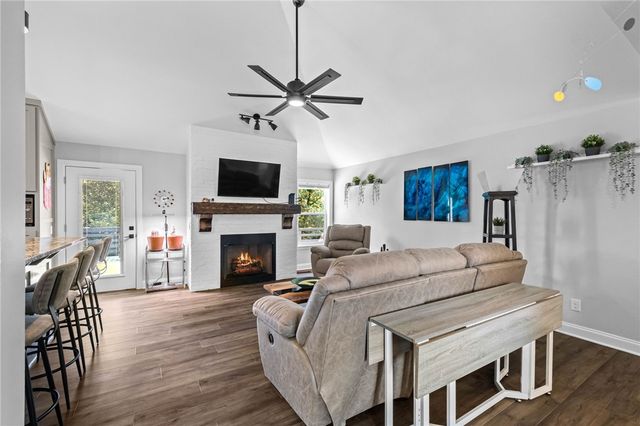 3105 Cardinal Creek Circle, Bentonville, AR 72712