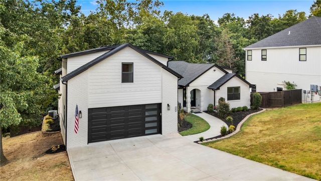 3105 Cardinal Creek Circle, Bentonville, AR 72712