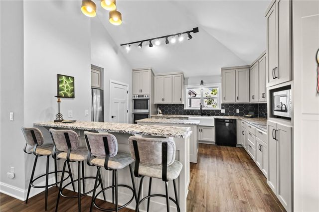 3105 Cardinal Creek Circle, Bentonville, AR 72712