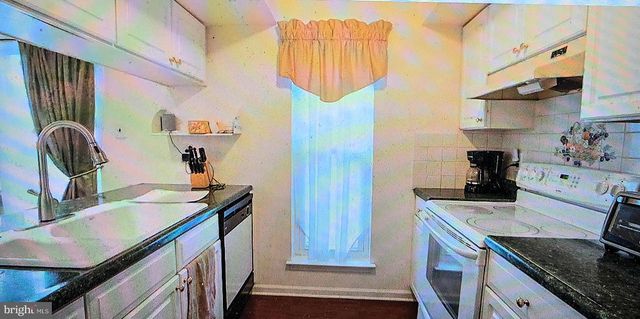 414 PARK PL, Cherry Hill, NJ 08002