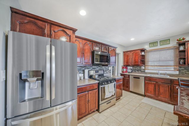 107 E 9th Street, Huntington Station, NY 11746