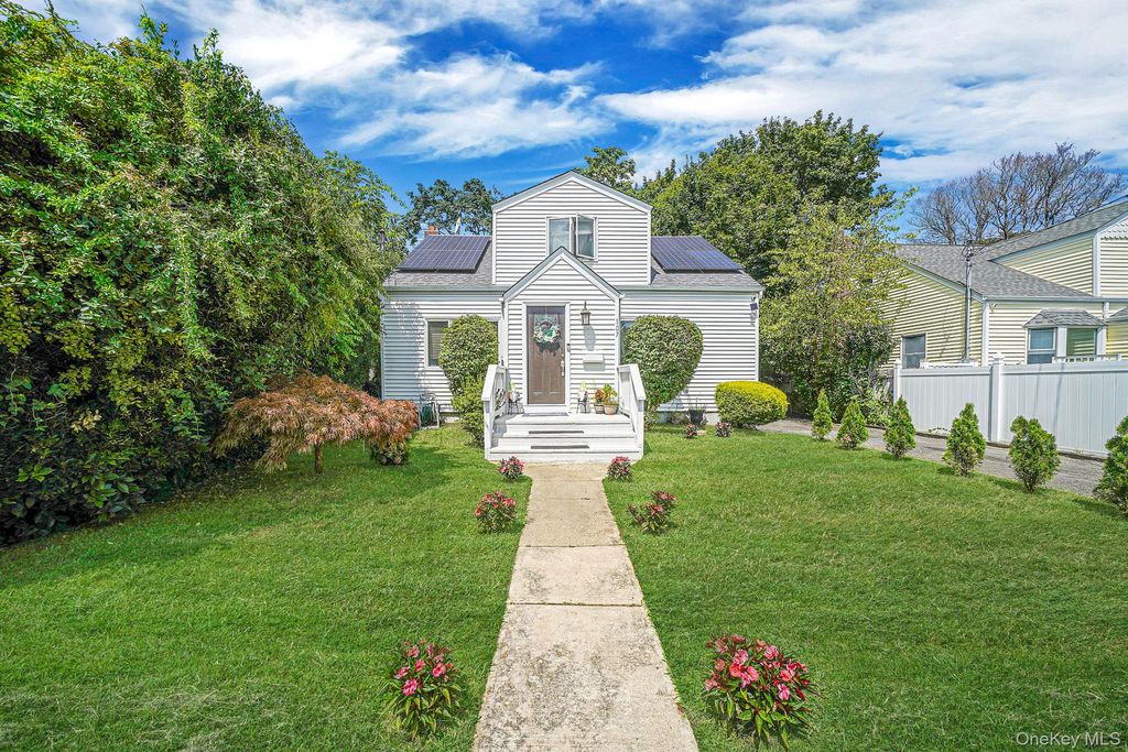 107 E 9th Street, Huntington Station, NY 11746