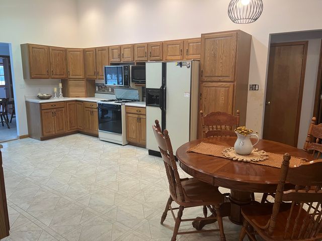 9027 N 100 E, Lake Village, IN 46349