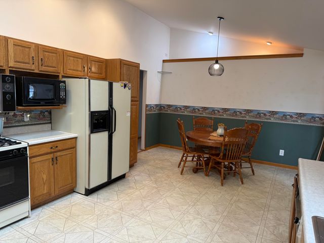 9027 N 100 E, Lake Village, IN 46349