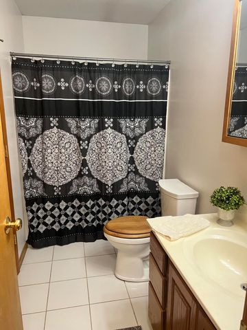 9027 N 100 E, Lake Village, IN 46349