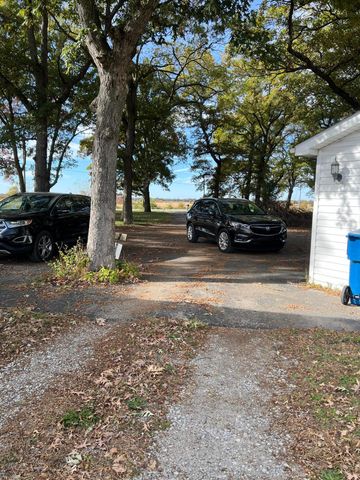 9027 N 100 E, Lake Village, IN 46349