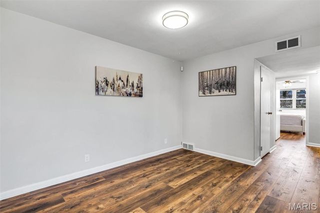 3 Delcrest Court 102, University City, MO 63124