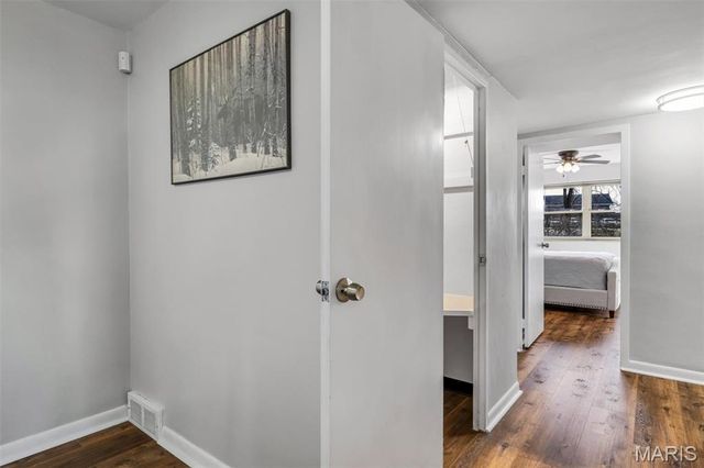 3 Delcrest Court 102, University City, MO 63124