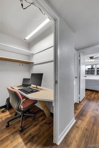 3 Delcrest Court 102, University City, MO 63124