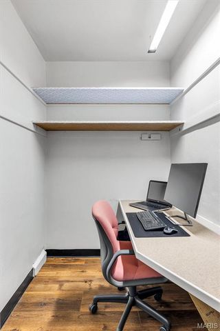 3 Delcrest Court 102, University City, MO 63124