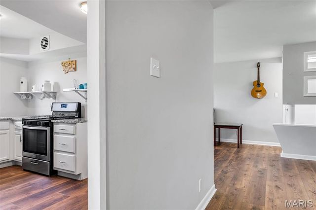 3 Delcrest Court 102, University City, MO 63124