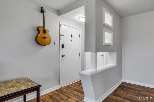 3 Delcrest Court 102, University City, MO 63124