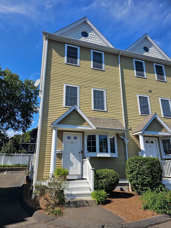 16 Hillside Place APT M5, Norwalk, CT 06854