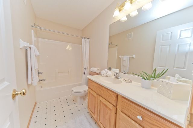 7013 Connelly Court, Savage, MN 55378