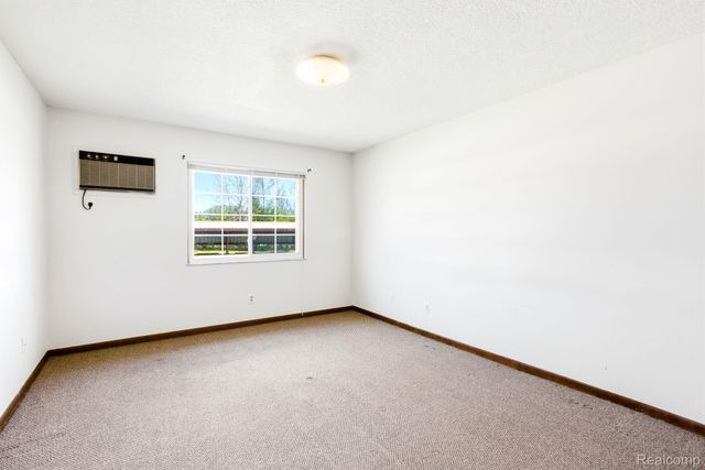 1900 River Road 2, Marysville, MI 48040