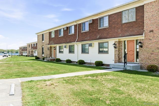 1900 River Road 2, Marysville, MI 48040