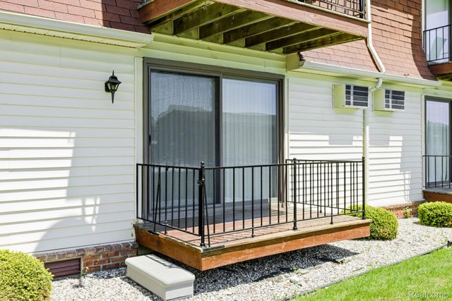 1900 River Road 2, Marysville, MI 48040
