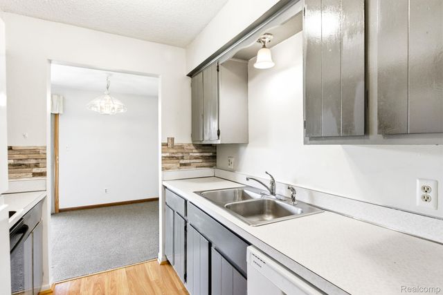 1900 River Road 2, Marysville, MI 48040