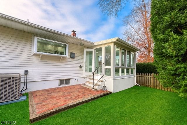 62 Weston Ave 2 Duchamp, Chatham Boro, NJ 07928