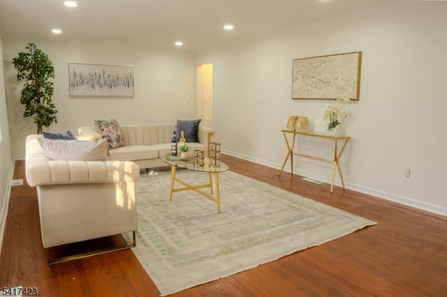 62 Weston Ave 2 Duchamp, Chatham Boro, NJ 07928