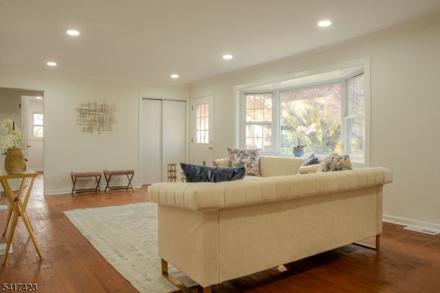 62 Weston Ave 2 Duchamp, Chatham Boro, NJ 07928