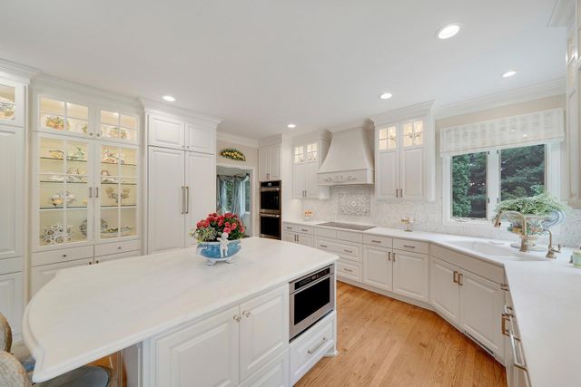 4125 Empire Lane N, Plymouth, MN 55446