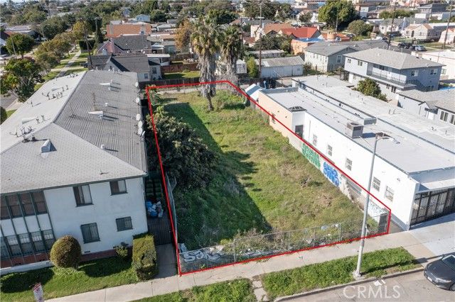 5869 West, Los Angeles, CA 90043