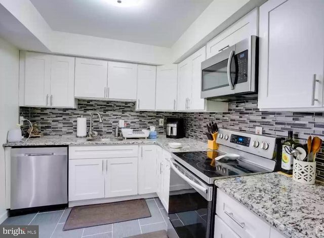 3121 SAYRE DR, Princeton, NJ 08540