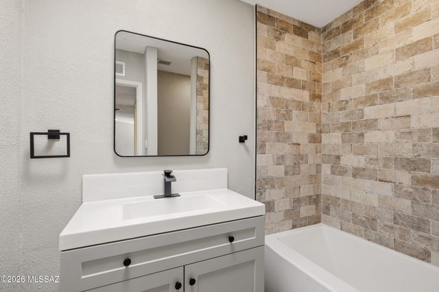 2876-2882 N Edith Boulevard, Tucson, AZ 85716