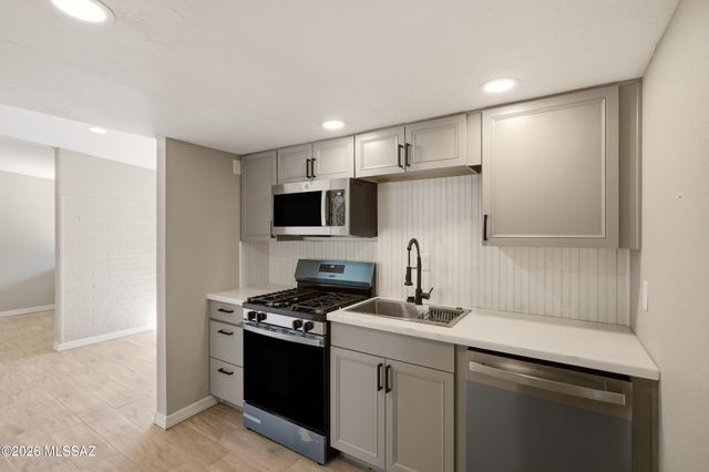 2876-2882 N Edith Boulevard, Tucson, AZ 85716