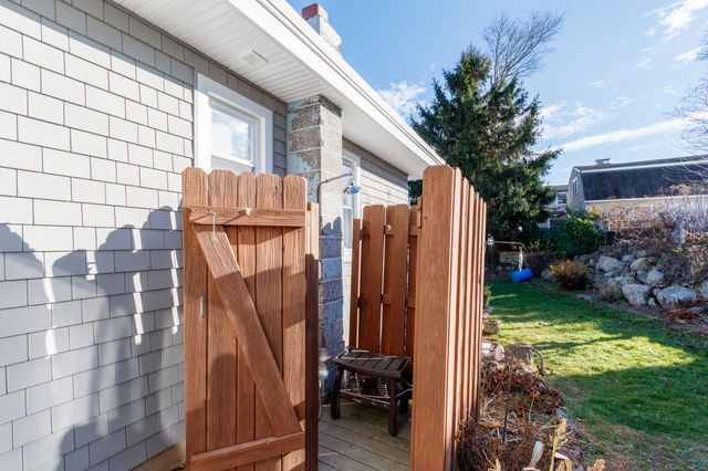 18 Bay Street, Guilford, CT 06437