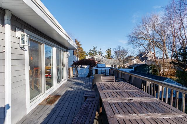 18 Bay Street, Guilford, CT 06437