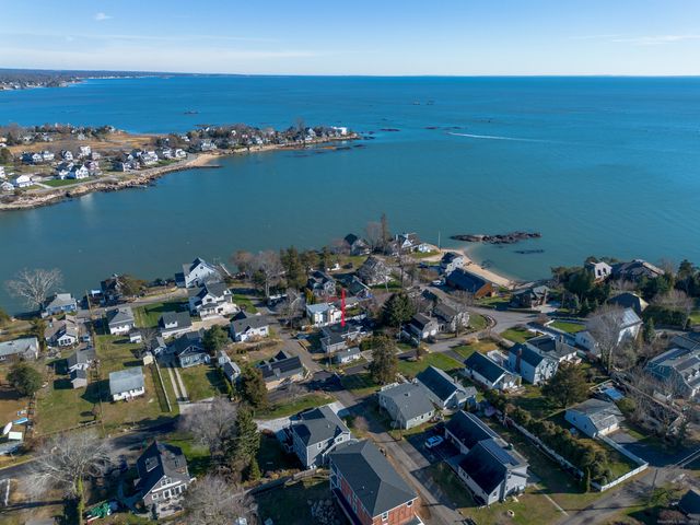 18 Bay Street, Guilford, CT 06437